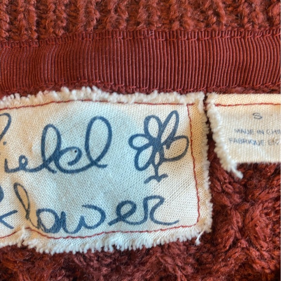 Field and Flower sweater - Picture 2 of 7